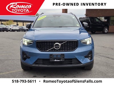 2025 Volvo XC40 Plus Dark Theme