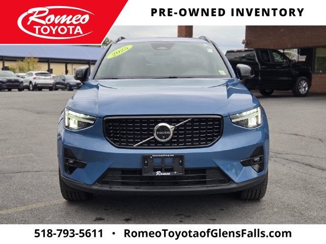 2025 Volvo XC40 Plus Dark Theme