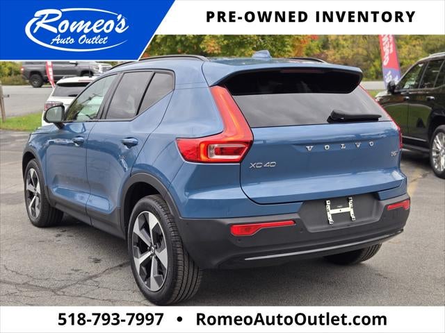 2025 Volvo XC40 Plus Dark Theme