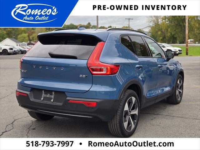 2025 Volvo XC40 Plus Dark Theme