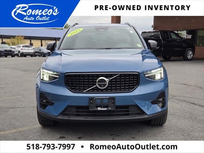 2025 Volvo XC40 Plus Dark Theme