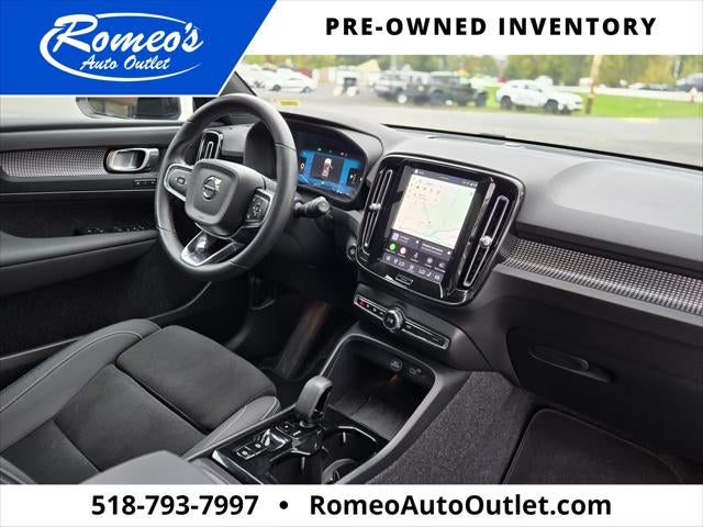 2025 Volvo XC40 Plus Dark Theme